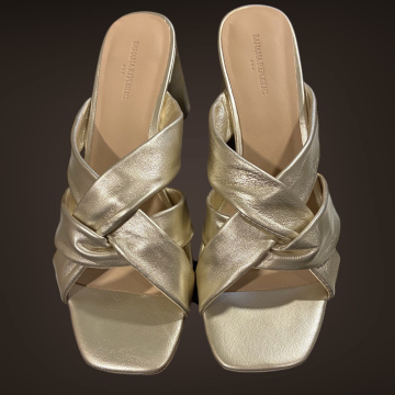 NEW BANANA REPUBLIC HEELED SANDAL (8)